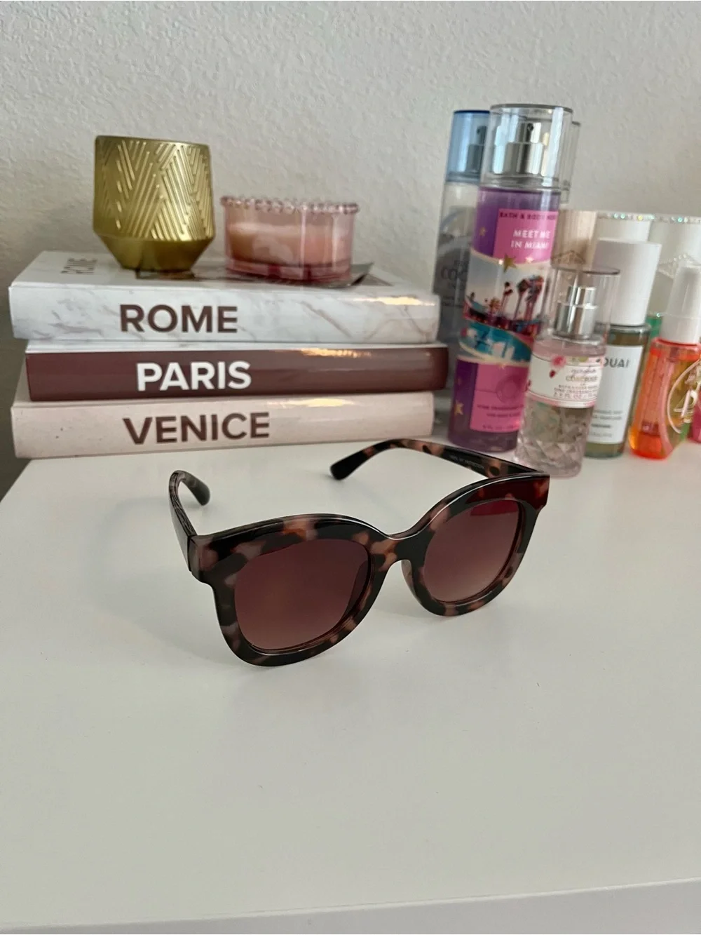 Boutique Brown sunglasses