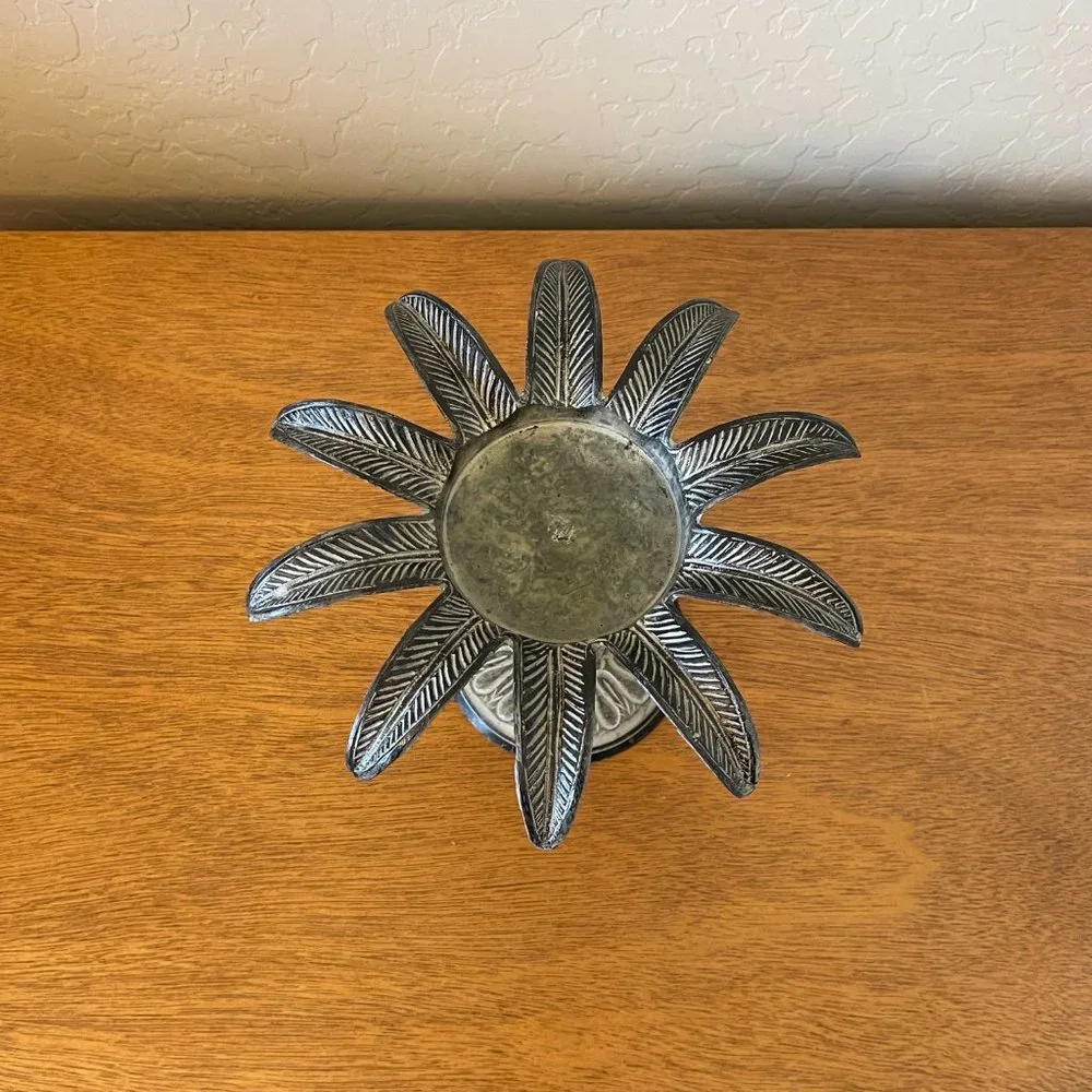 N/A metal palm