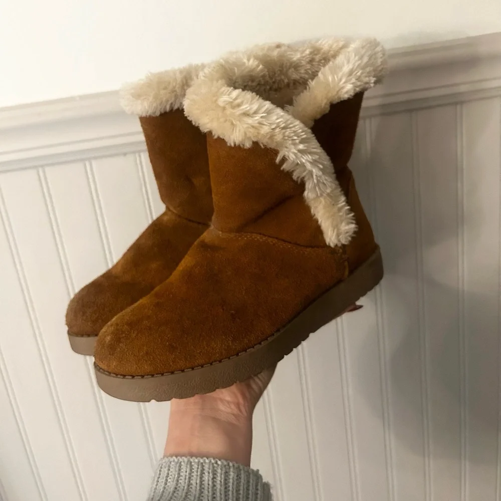 Universal Thread warm brown