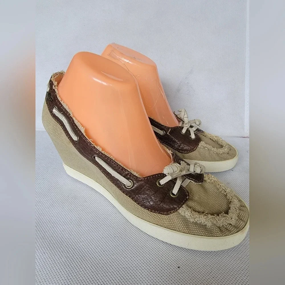Roxy tan canvas