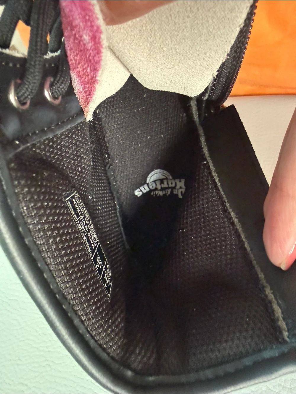 Dr. Martens zipper fluff