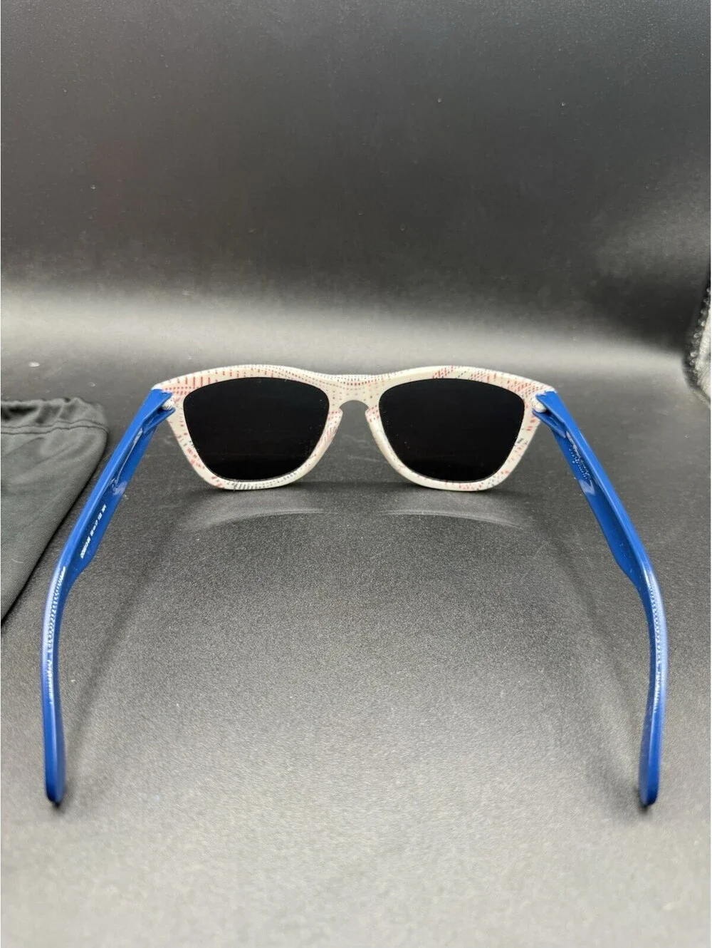 Oakley frogskin white