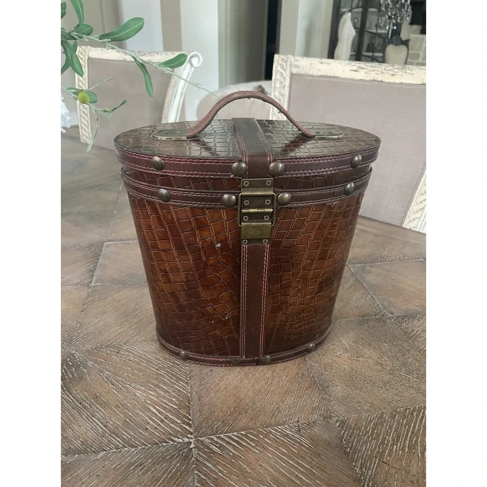 Vtg  Train Case Faux Alligator Croc Leather Wood Oval Shaped  Storage Box Strap