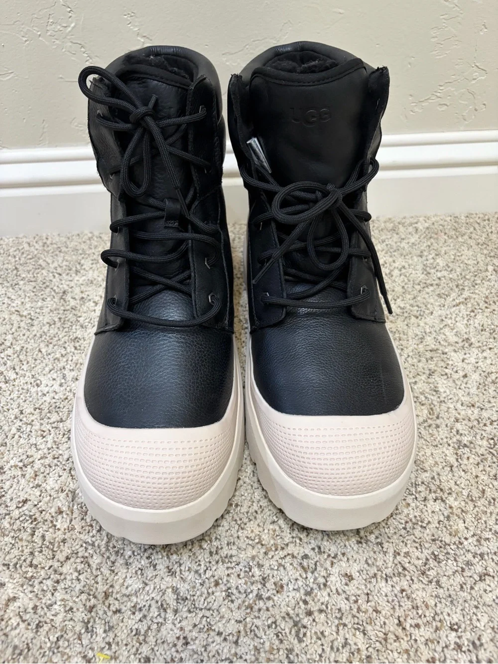 UGG new without