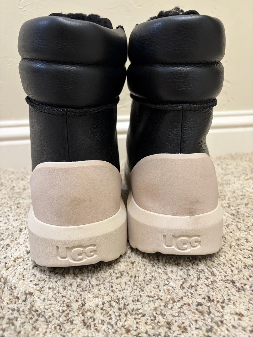 UGG new without