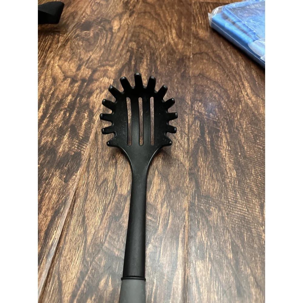 Crofton pasta server