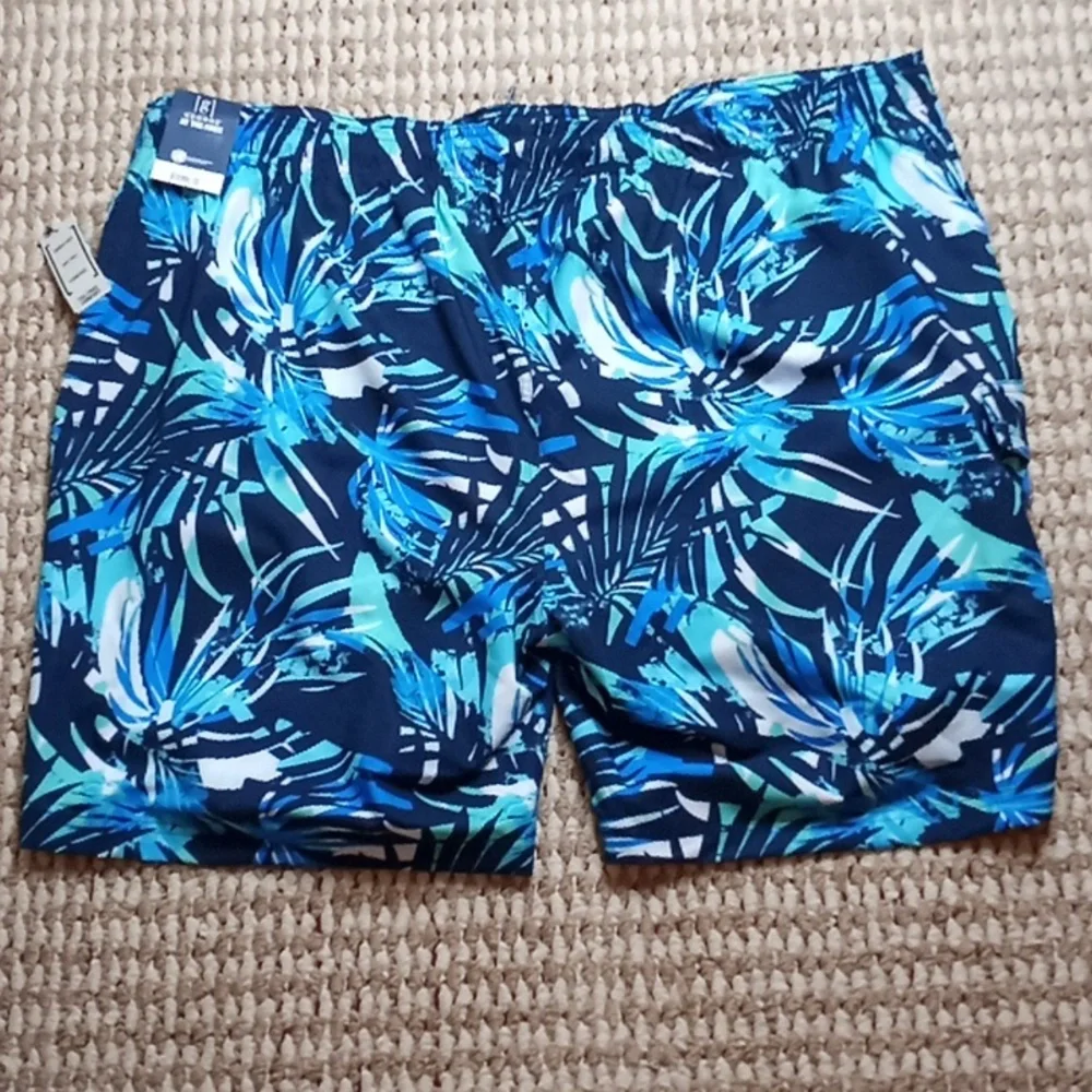 George shorts knee
