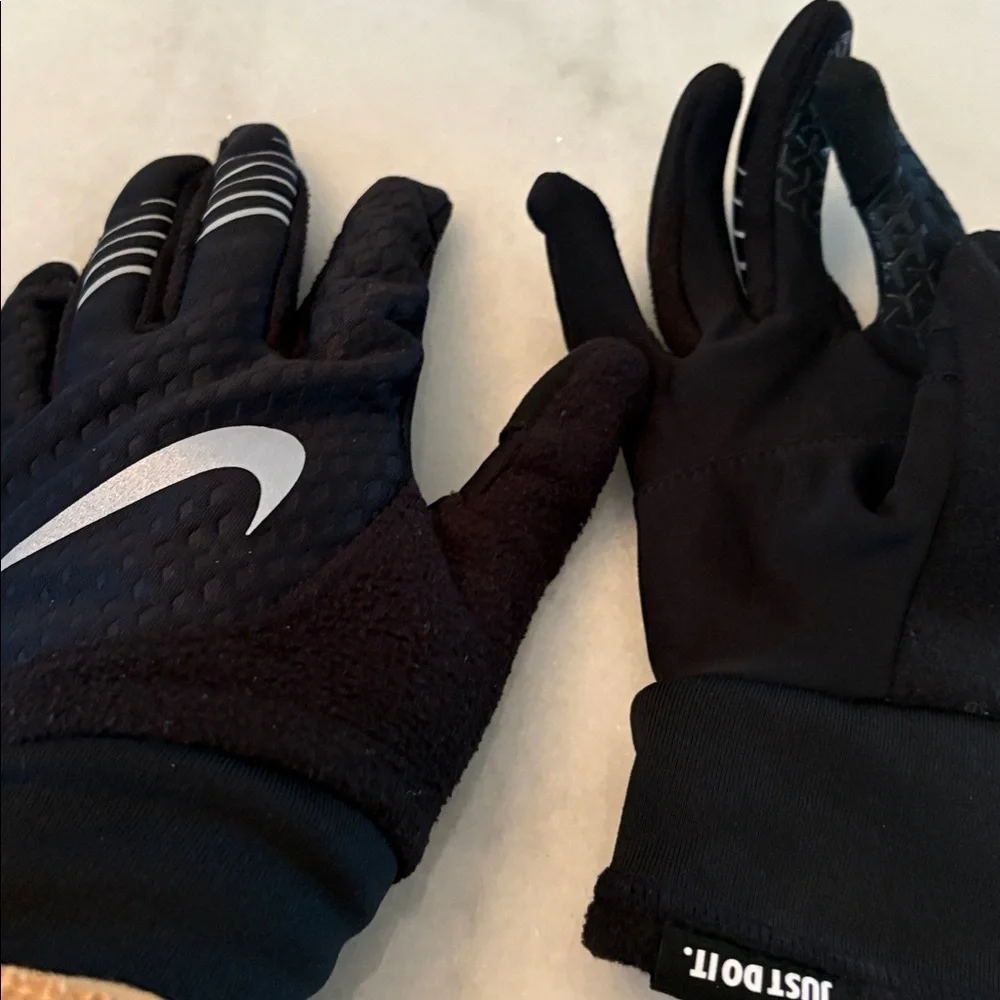 Nike women’s therma‑fit