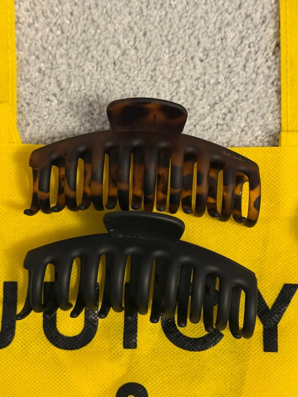 Kitsch bold yellow