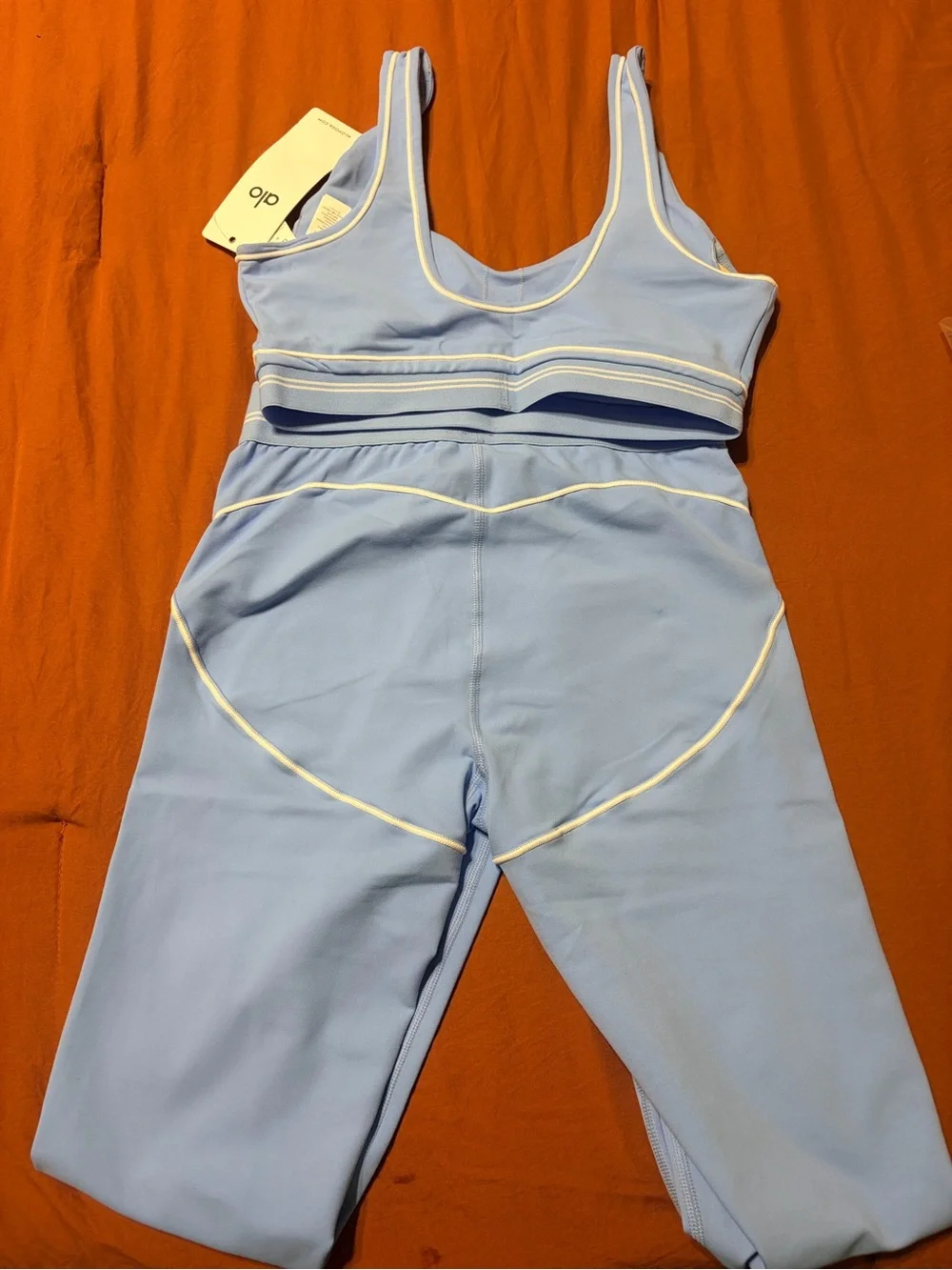 ALO Yoga bnwt alo