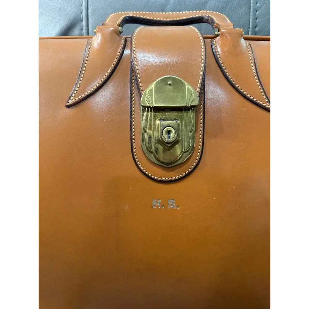 Unbranded accessory wear heritage