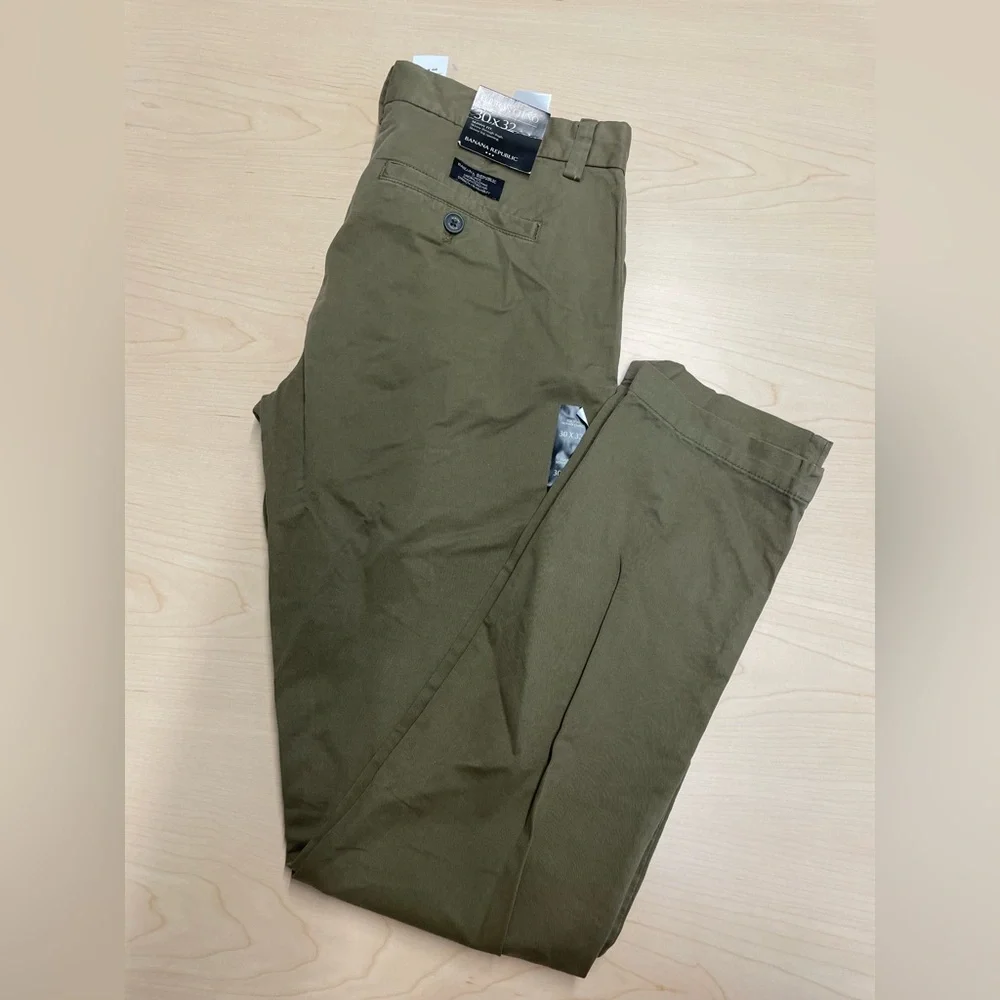 Banana Republic classic khaki