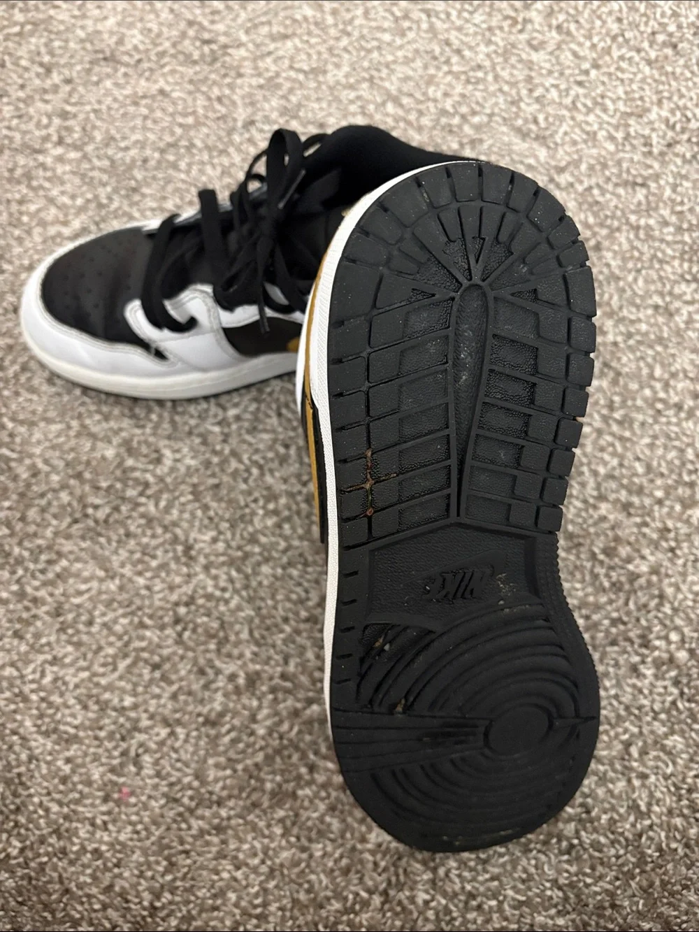 Nike low top