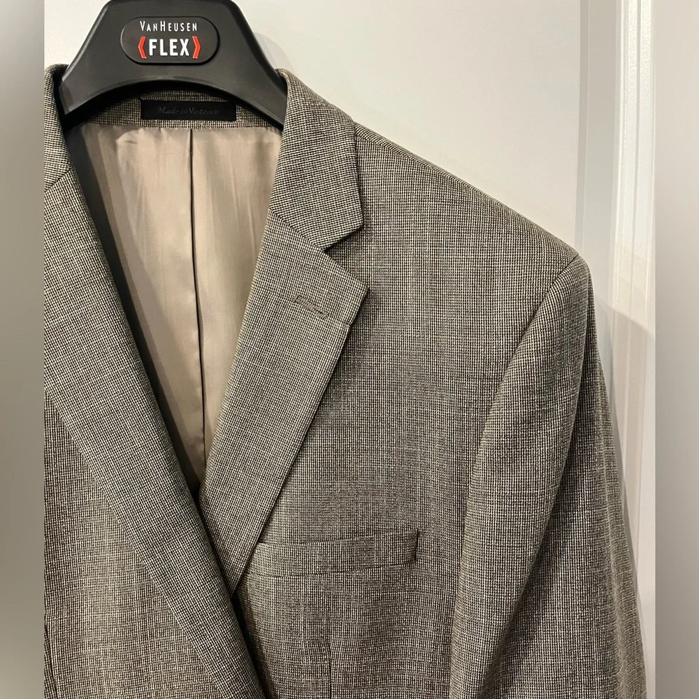 Van Heusen excellent 44r