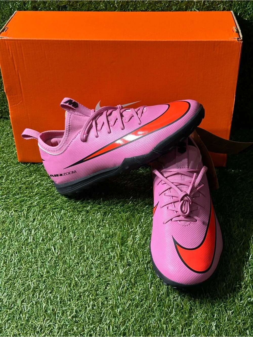 NIKE JR ZOOM VAPOR 16 ACADEMY TF SOCCER TURF , SIZES 5Y AND 6Y BIG KIDS B