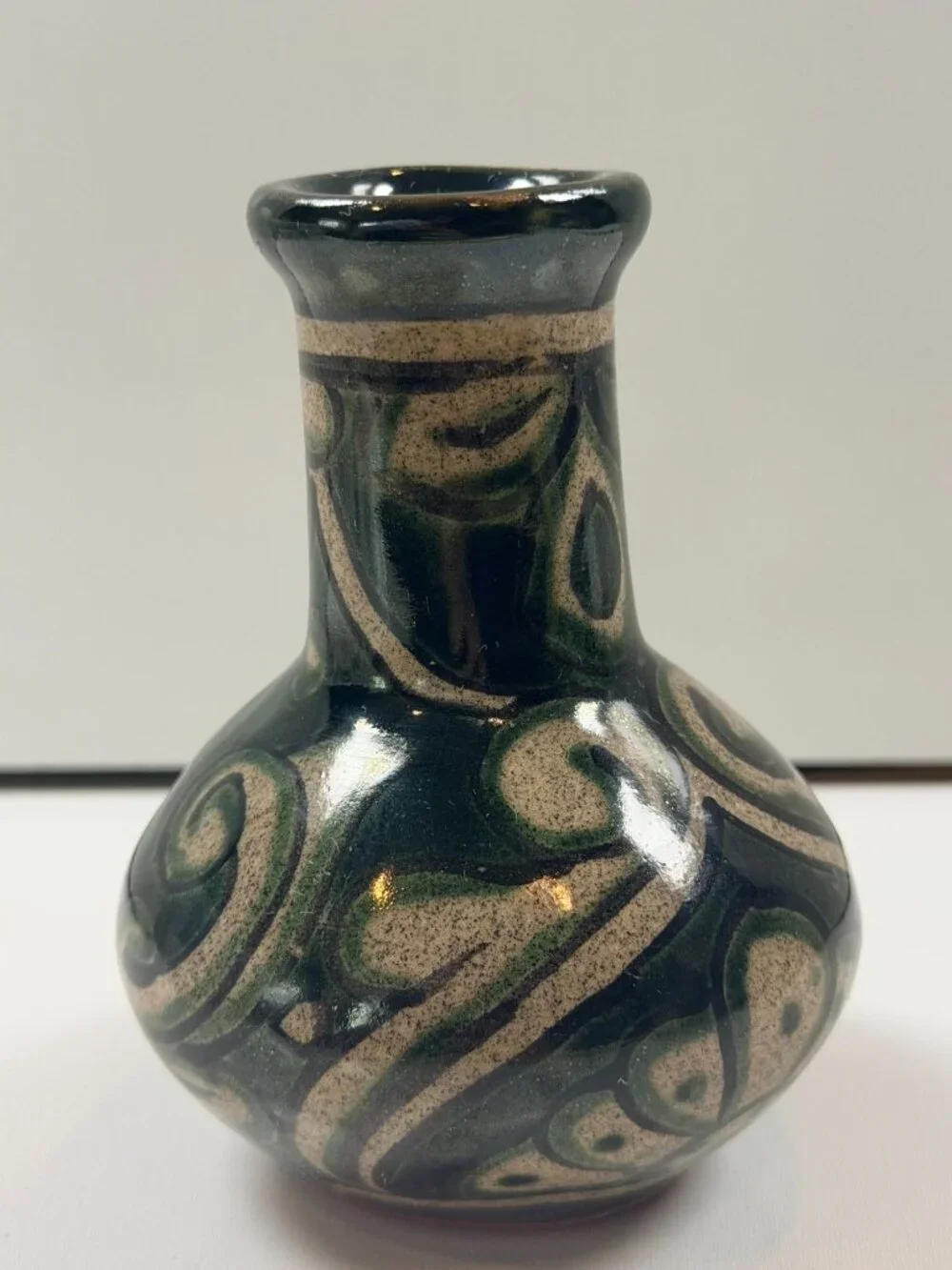 Handcrafted Vintage Mexican Decorative Pottery Vase 4