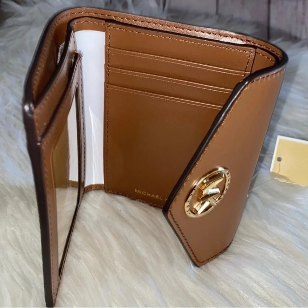 Michael Kors 💯% authentic