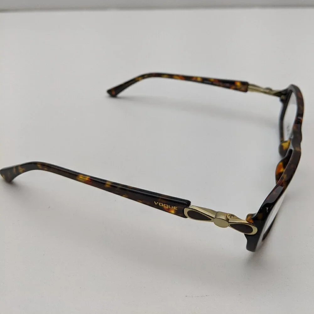 Vogue frame 10