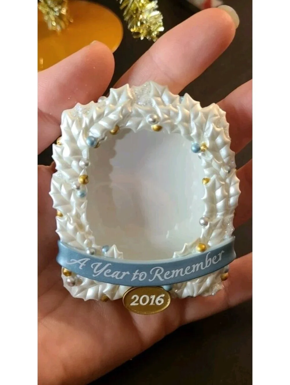 2016 Hallmark A Year to Remember Photo Holder Christmas Ornament