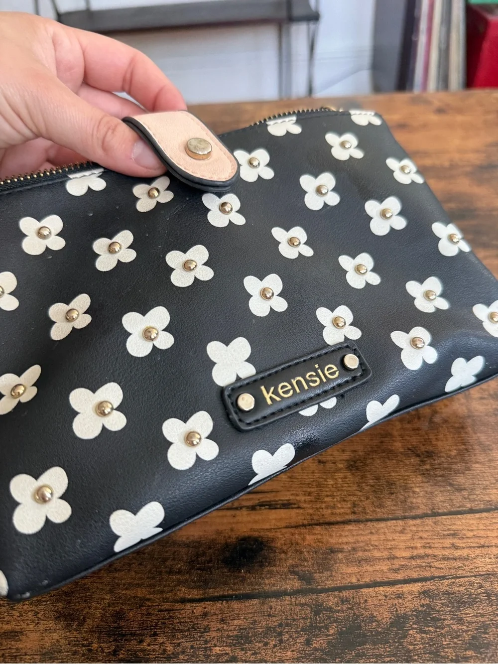 Kensie stylish wristlet