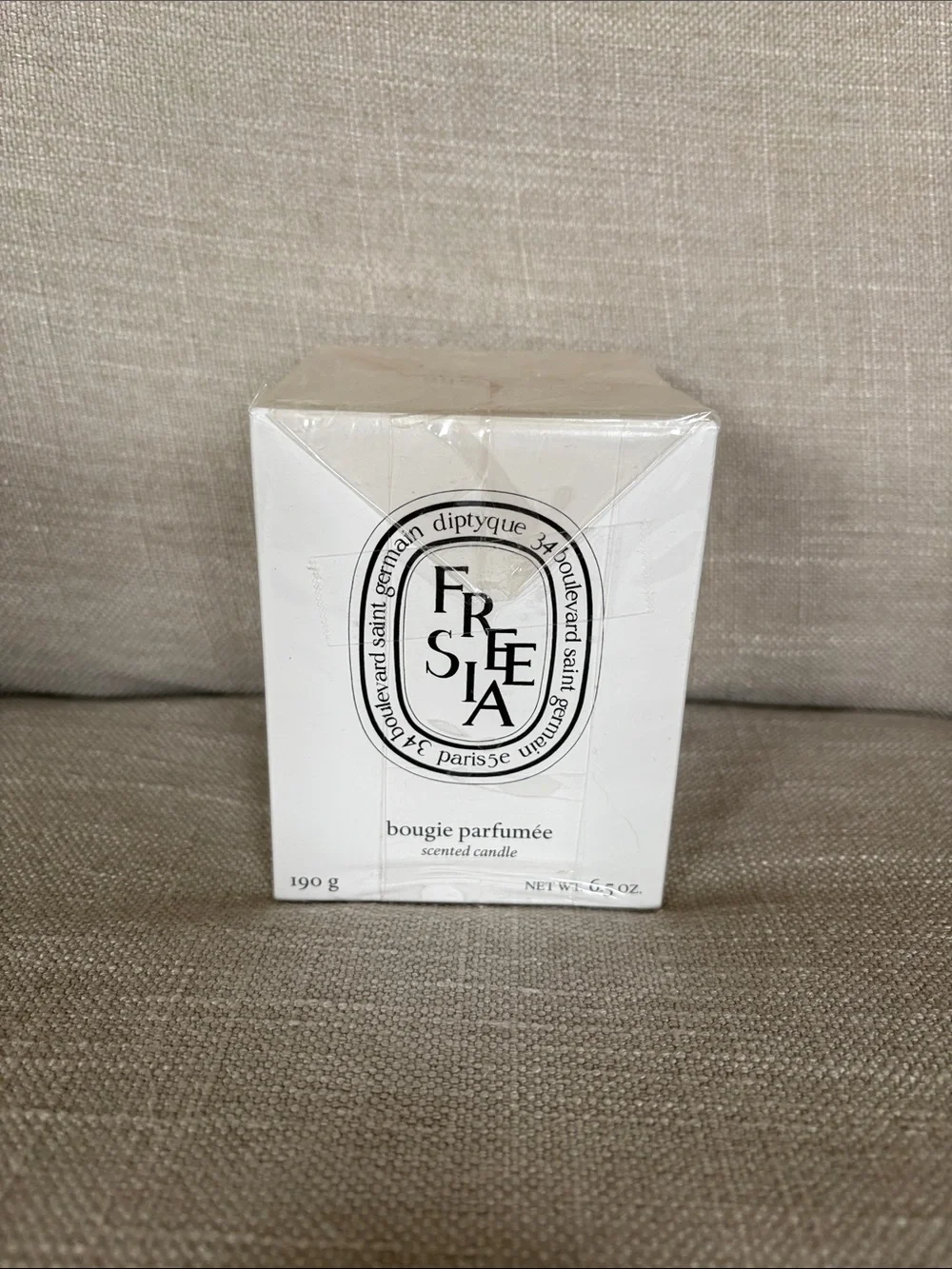 NWT Sealed In Original Box diptyque Freesia Candle — Cream and Black Packaging
