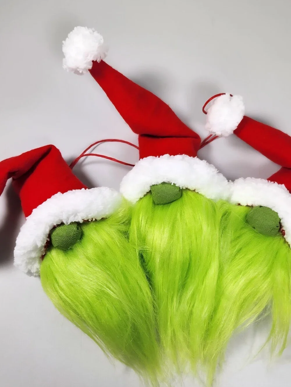 Grinch-Inspired Santa Hat Plush Gnomes. Red & Neon Green. 5 Piece Set. NEW.