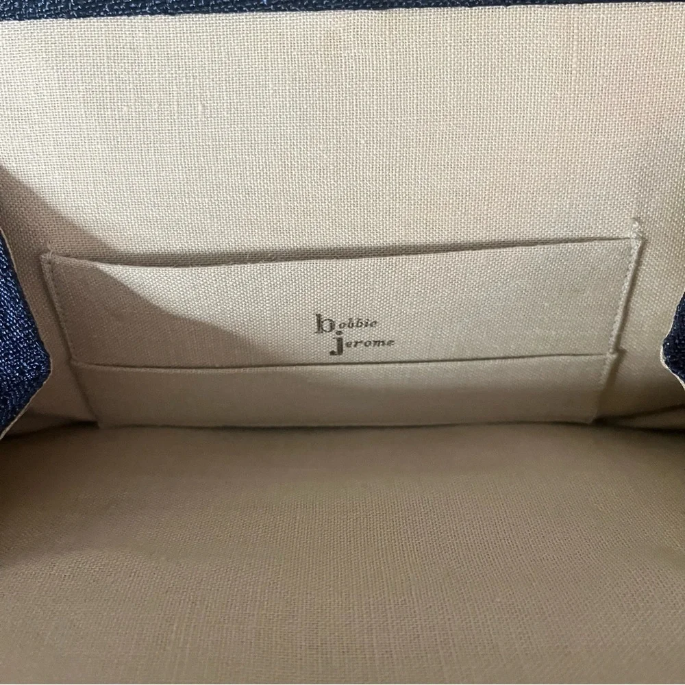N/A elegant blue