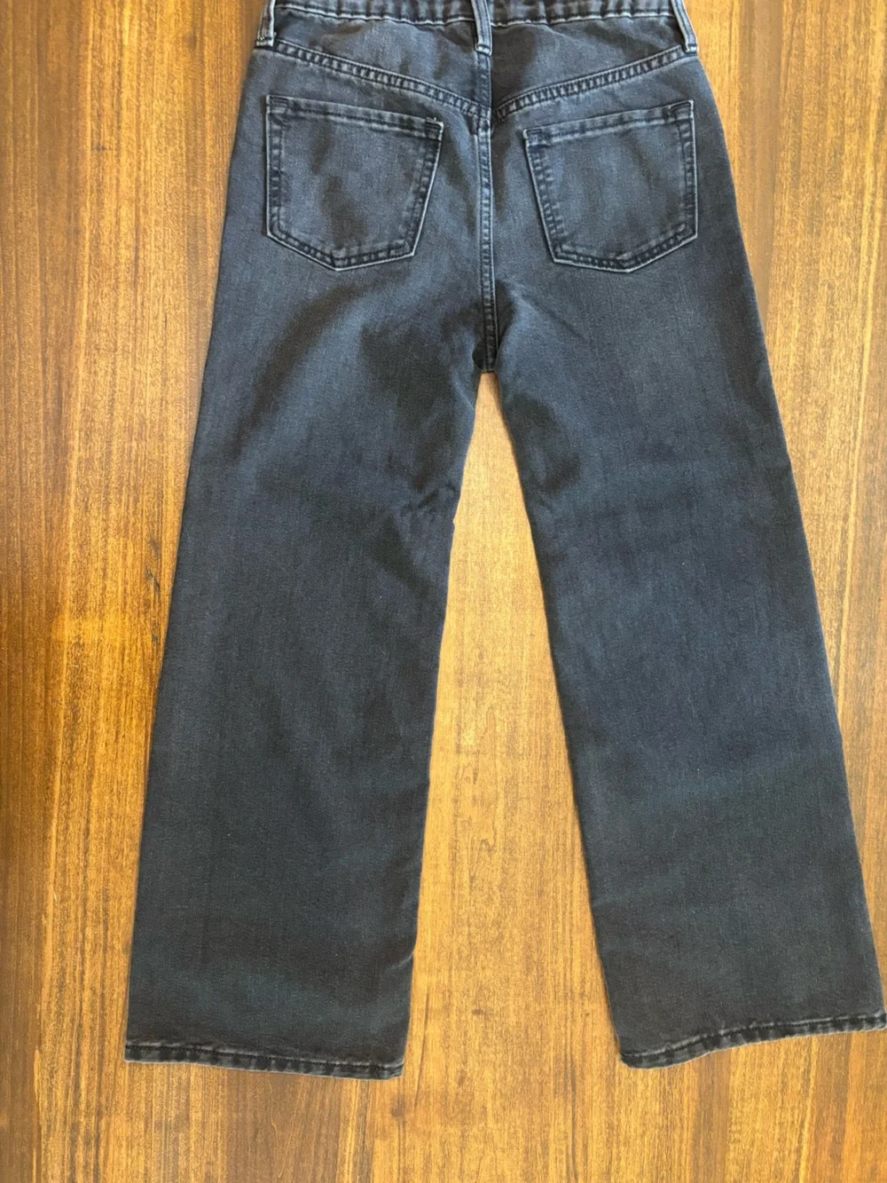 Old Navy holes zip