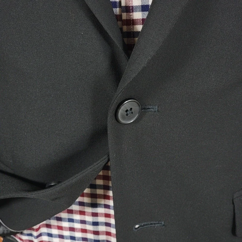 Van Heusen polyester seam differently