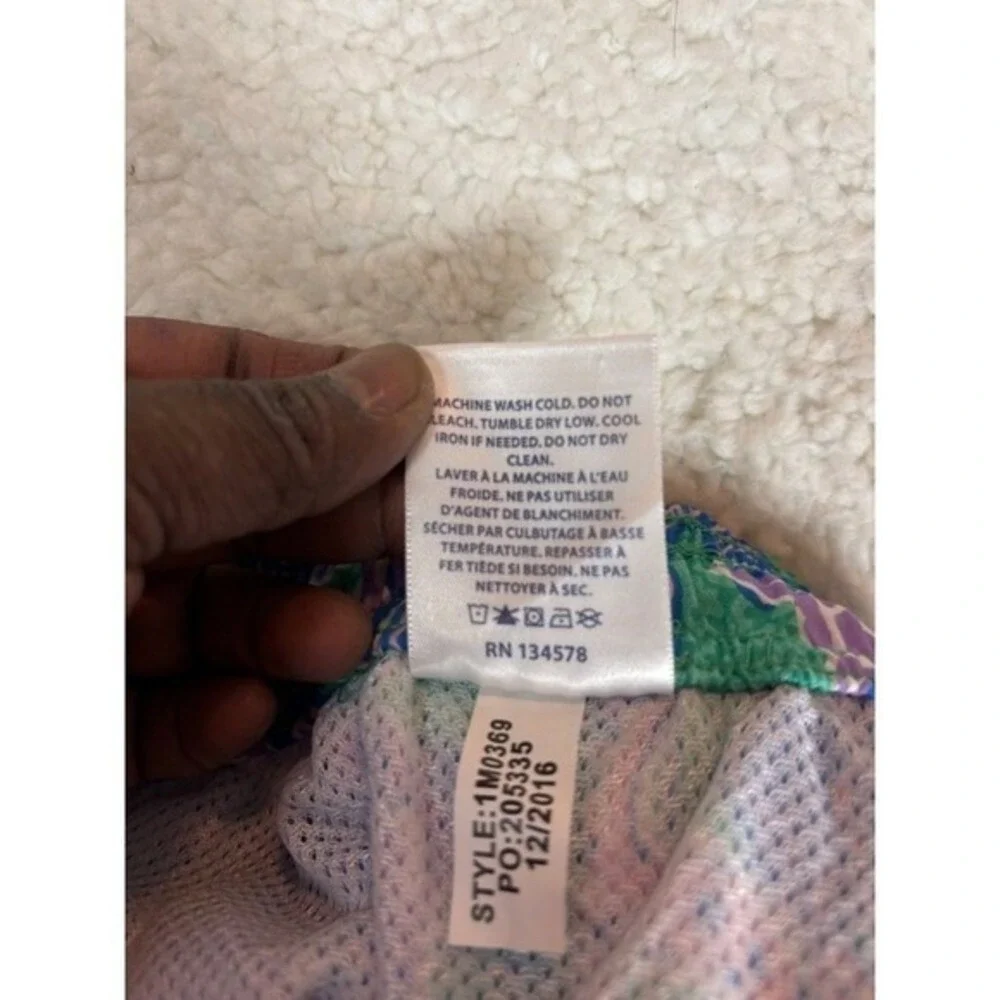 Vineyard Vines vines lined