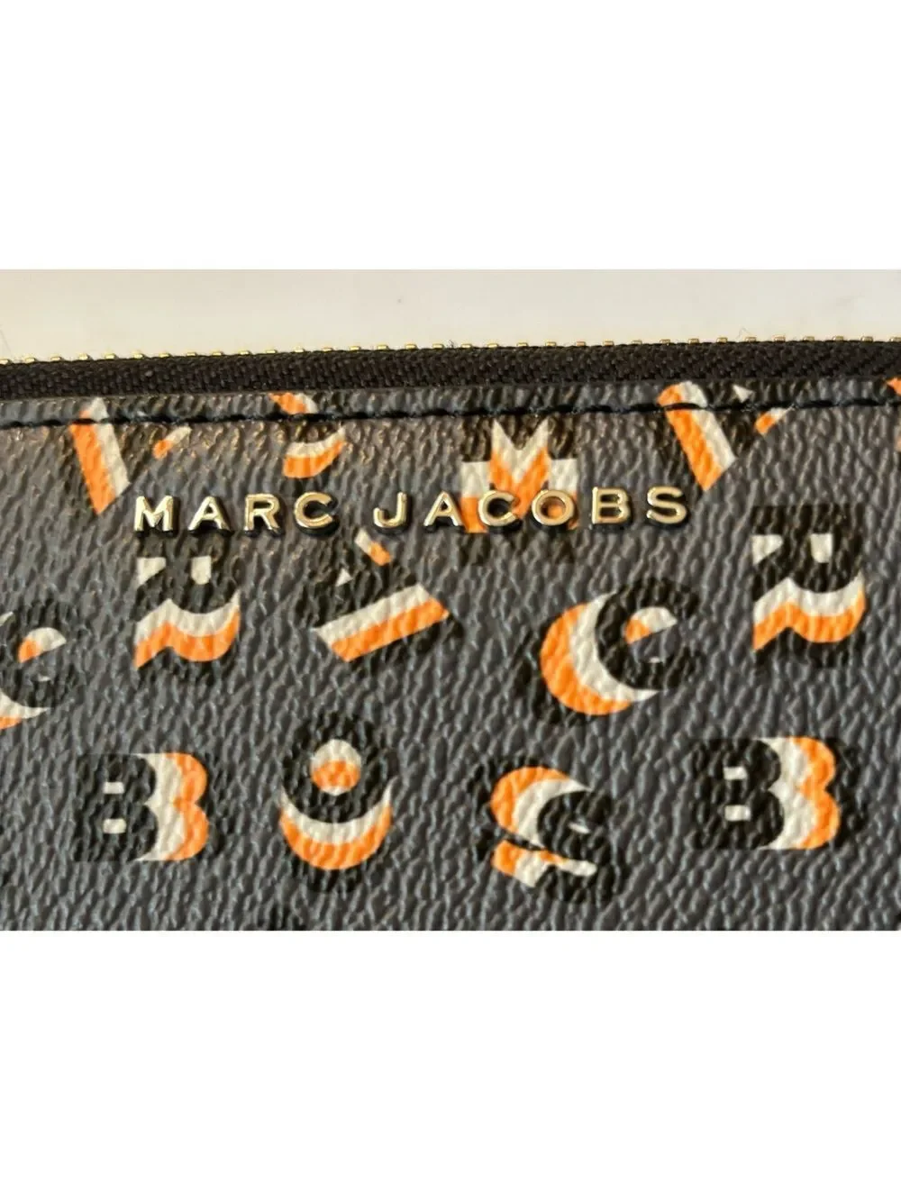 Marc Jacobs compact marc