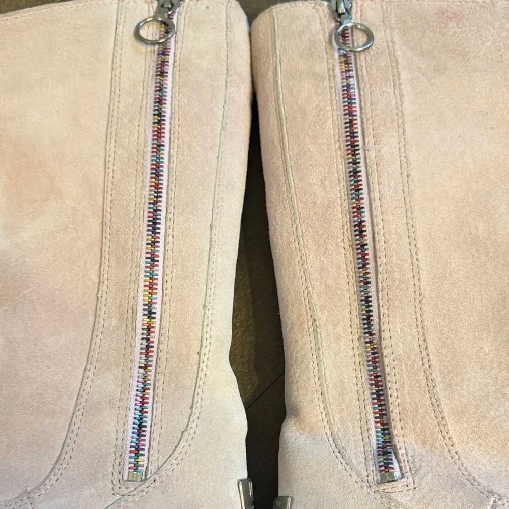 UGG step into