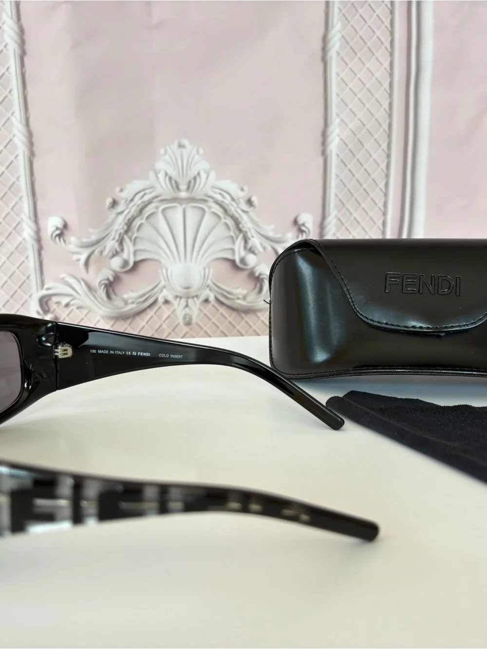 Fendi elegant sunglasses