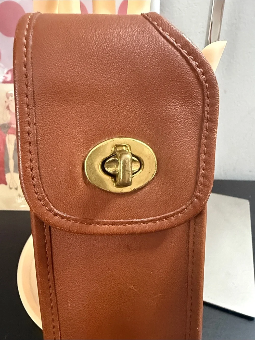 Coach Rare Vintage British Tan Turn-Lock Case