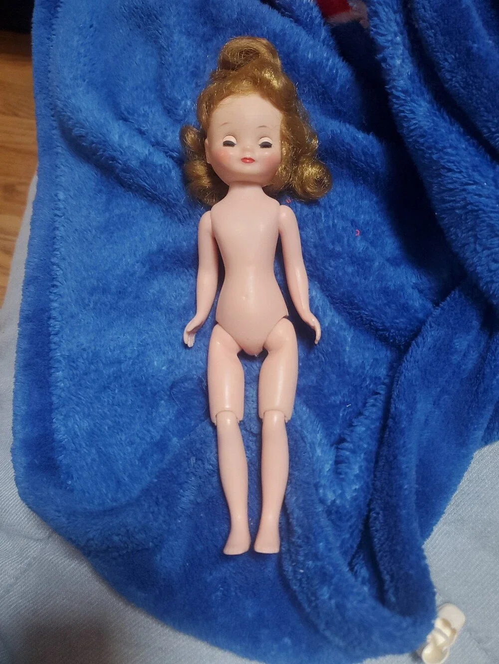 N/A doll comes