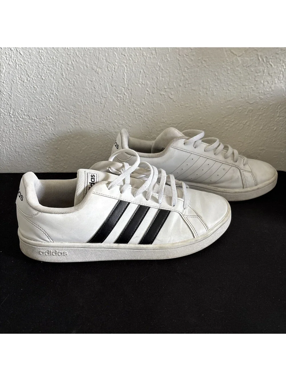 Adidas Hoops 2.0 White Sneakers Low Top Casual Shoes EE7968 Size US Men 9.5
