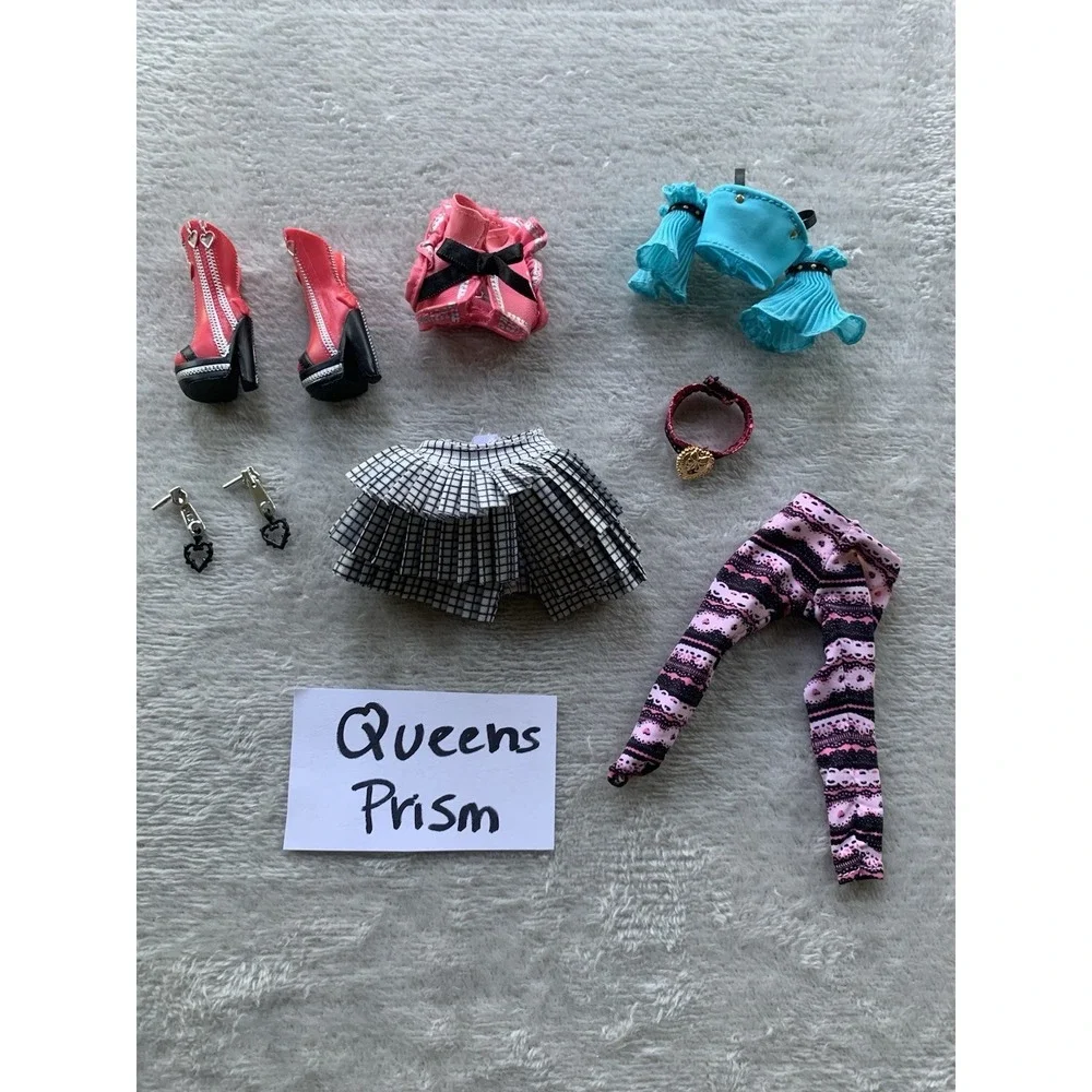 Lol‎ Surprise OMG Queens Doll Replacement Outfit & Red Boots