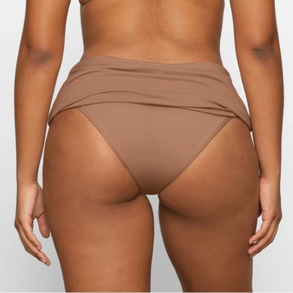 SKIMS Sculpting Swim Fold Over Bikini Bottom in Sienna NWT