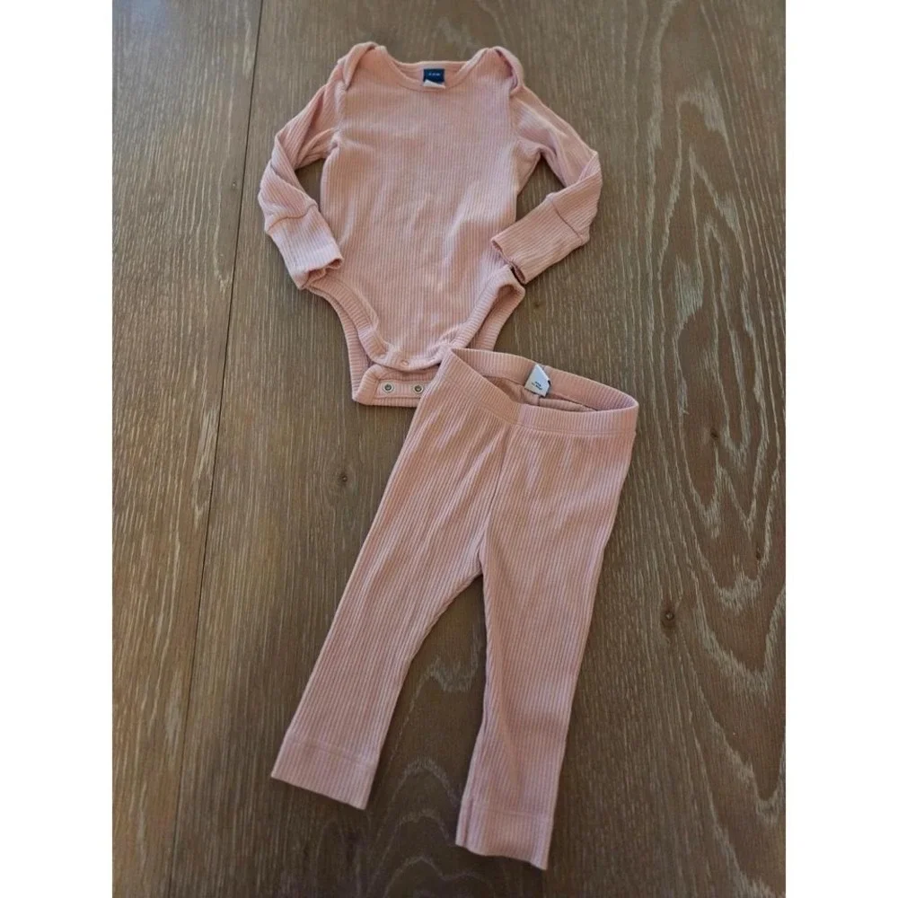 Old navy baby girl‎ ribbed set 3-6 mos