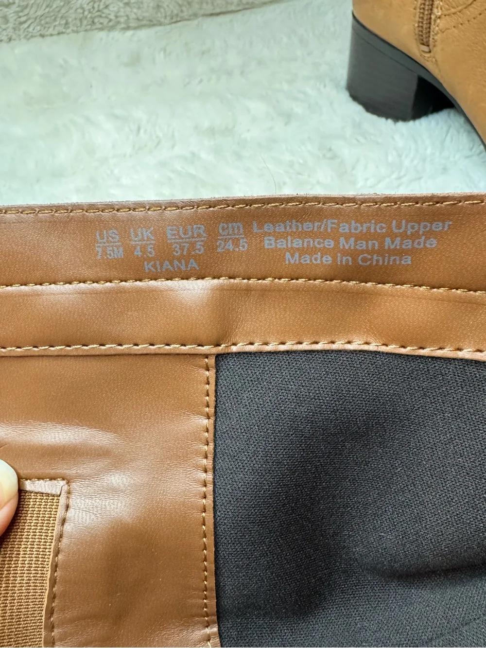 Naturalizer dark soles where