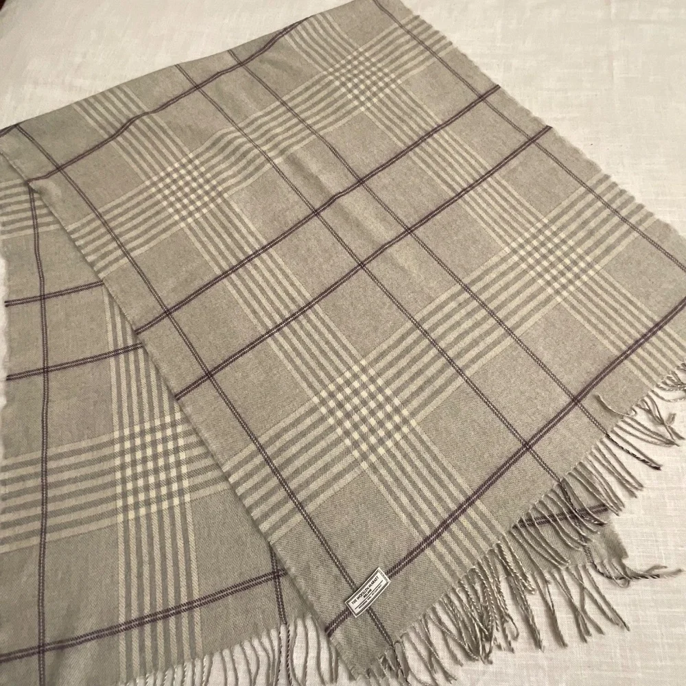 The Woollen Market Ireland 100%Merino Wool Throw Blanket Wrap Shawl 29”x78”NWOT