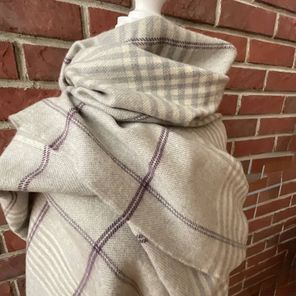 The Woollen Market Ireland 100%Merino Wool Throw Blanket Wrap Shawl 29”x78”NWOT
