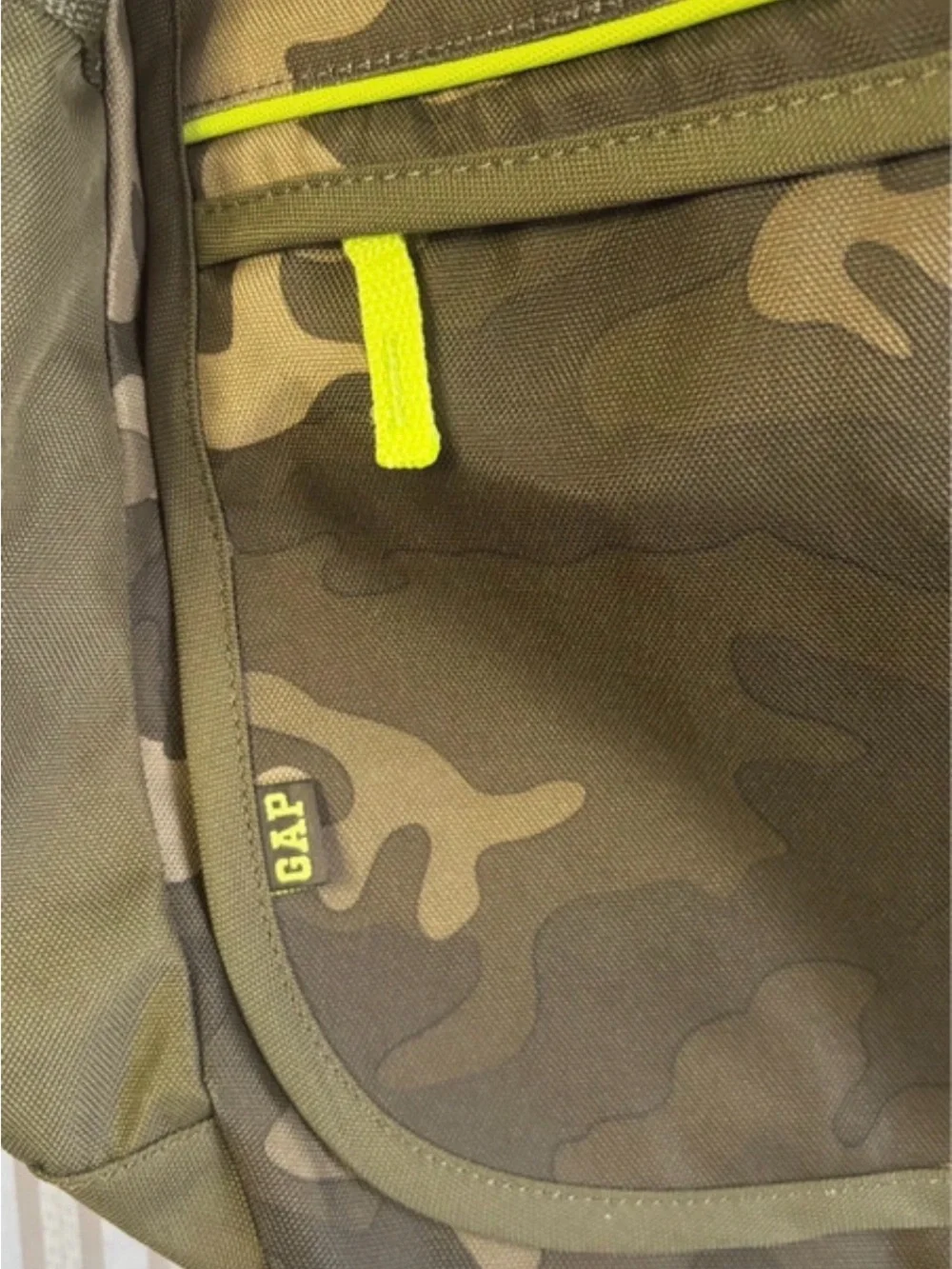 GAP camouflage messenger