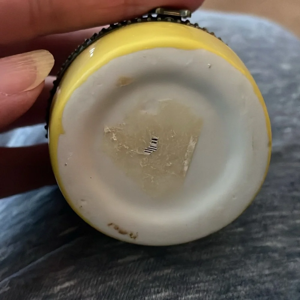 Ceramic Hinged Spring Easter Basket