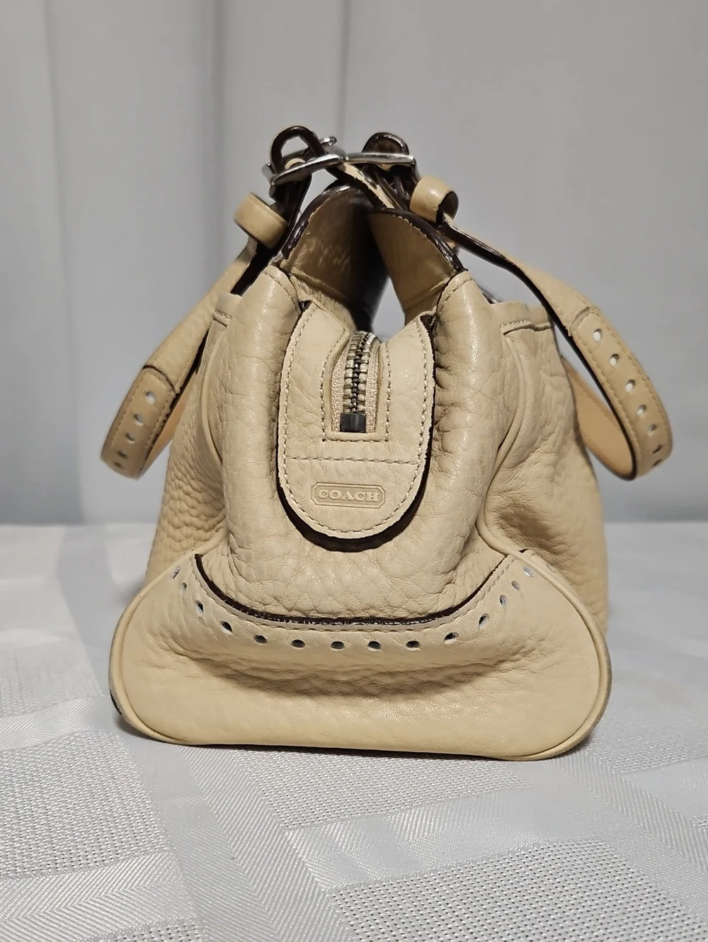 Coach Hampton Sand Beige Pebbled Leqther Tassle Satchel