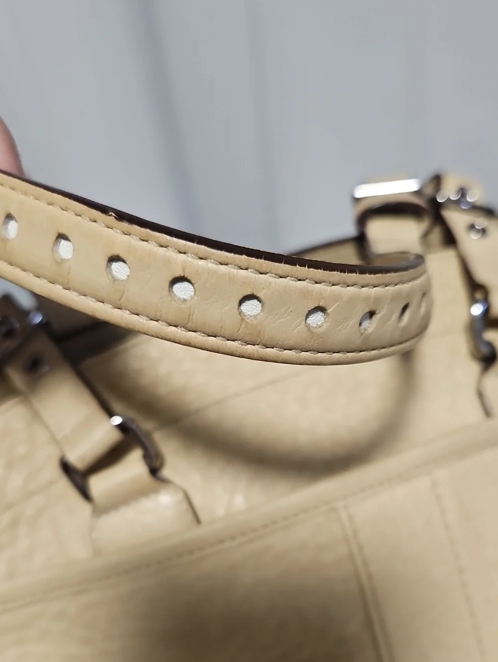 Coach Hampton Sand Beige Pebbled Leqther Tassle Satchel