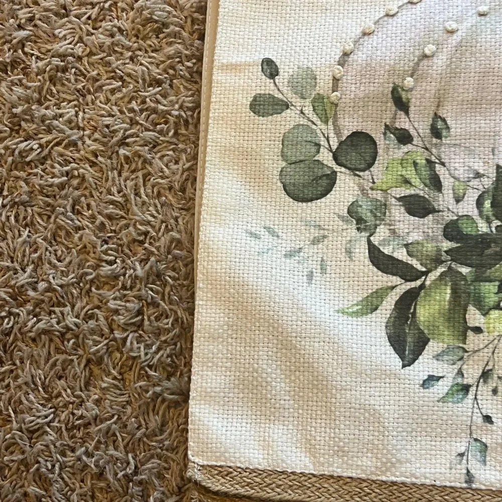 Autumn Hill lush seasonal runner