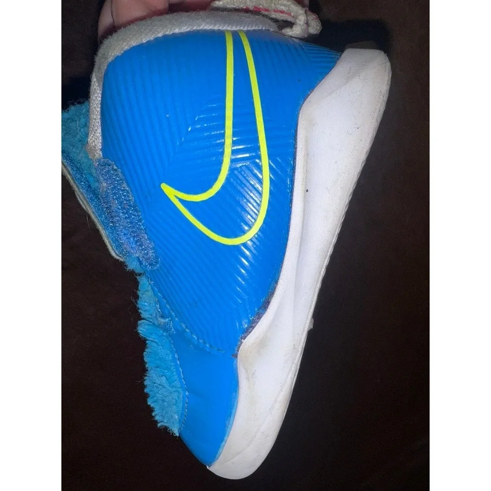 Nike fast and furry shoes 8c (USED)