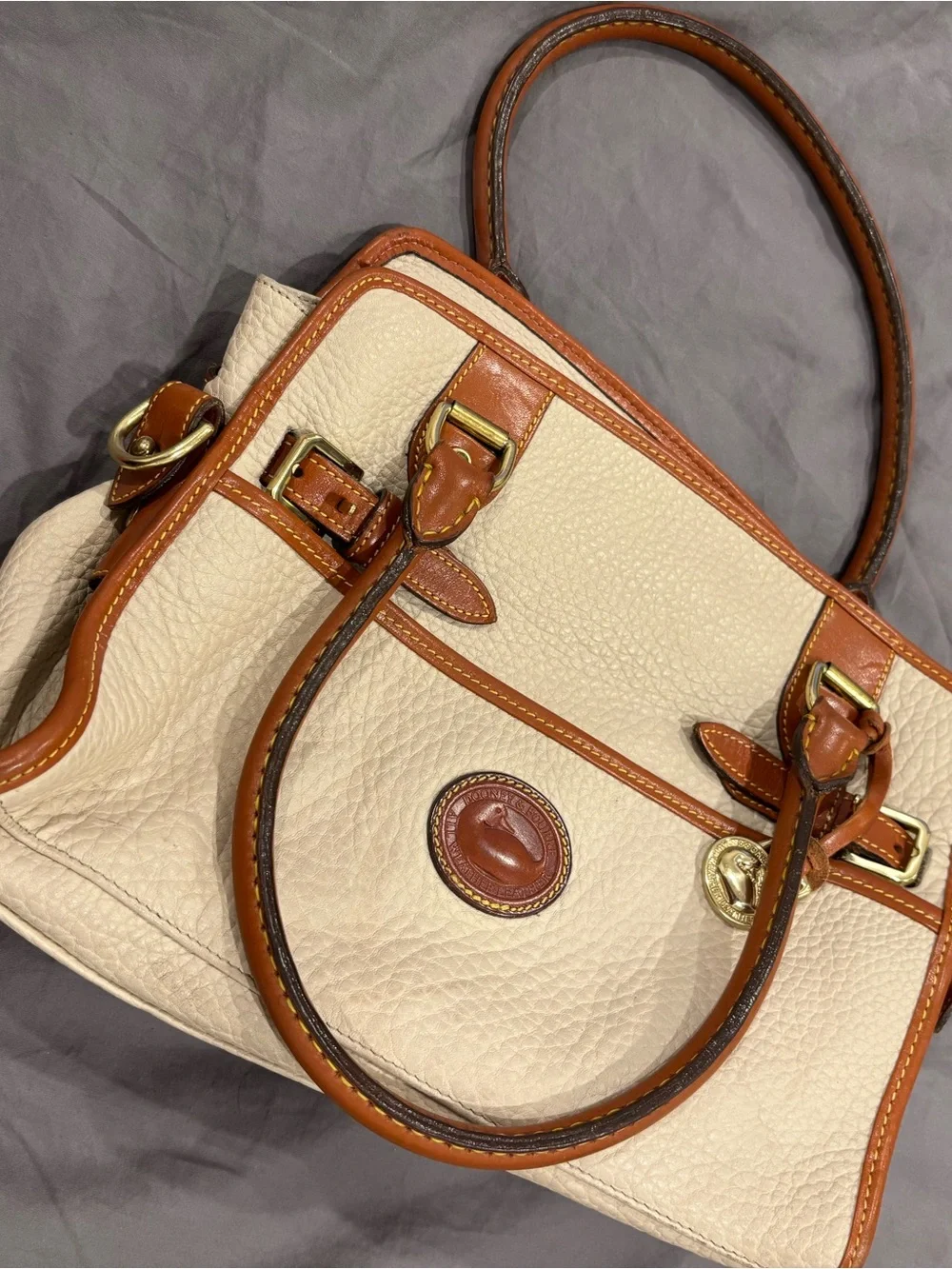 Dooney & Bourke contrast handles top