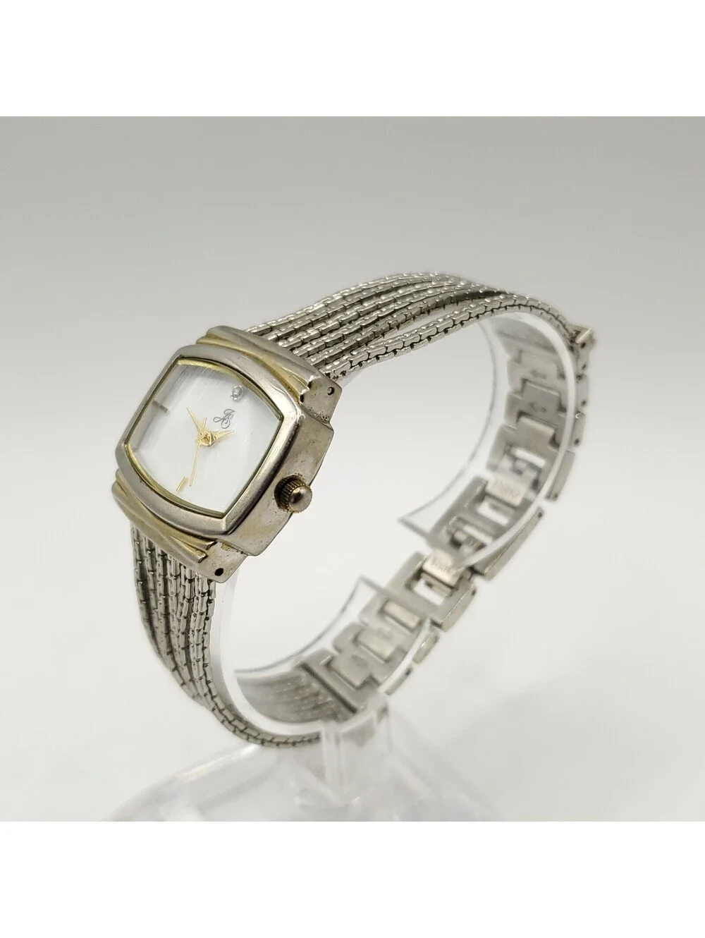 Jaclyn Smith installed watch